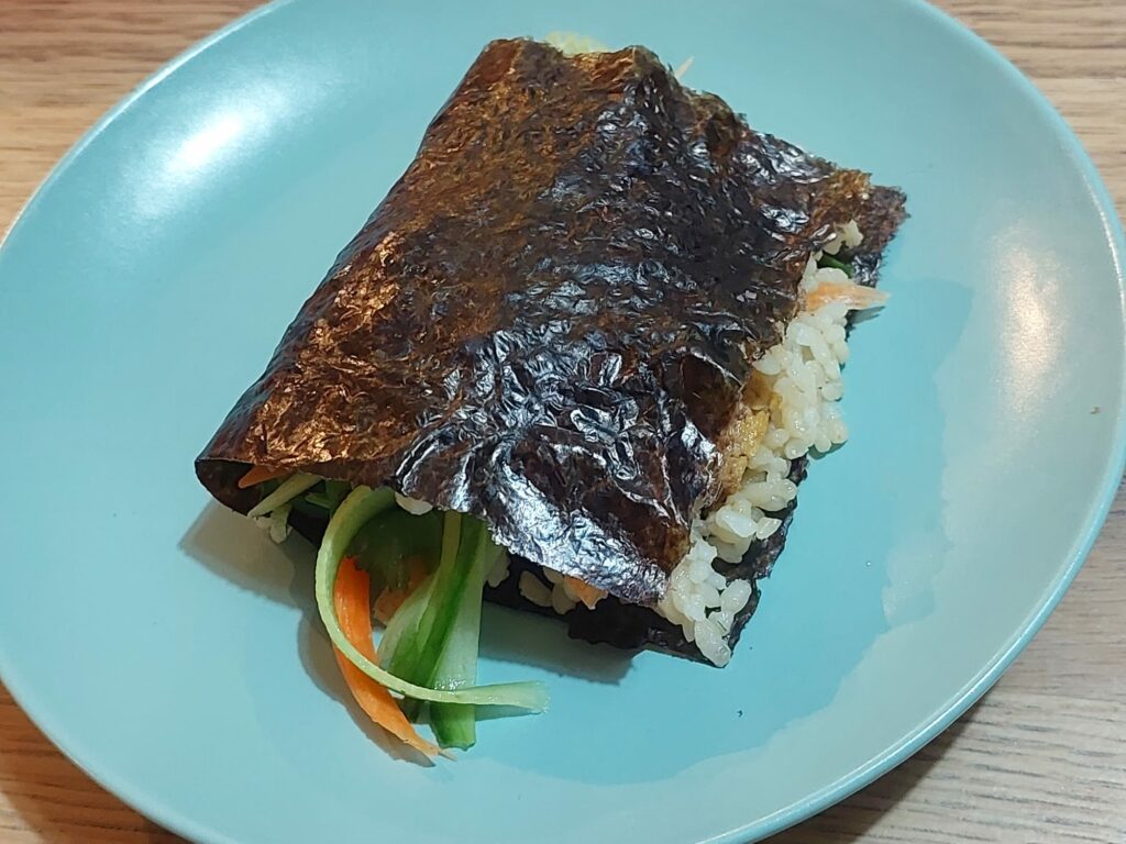 סושי ביתי בצלחת