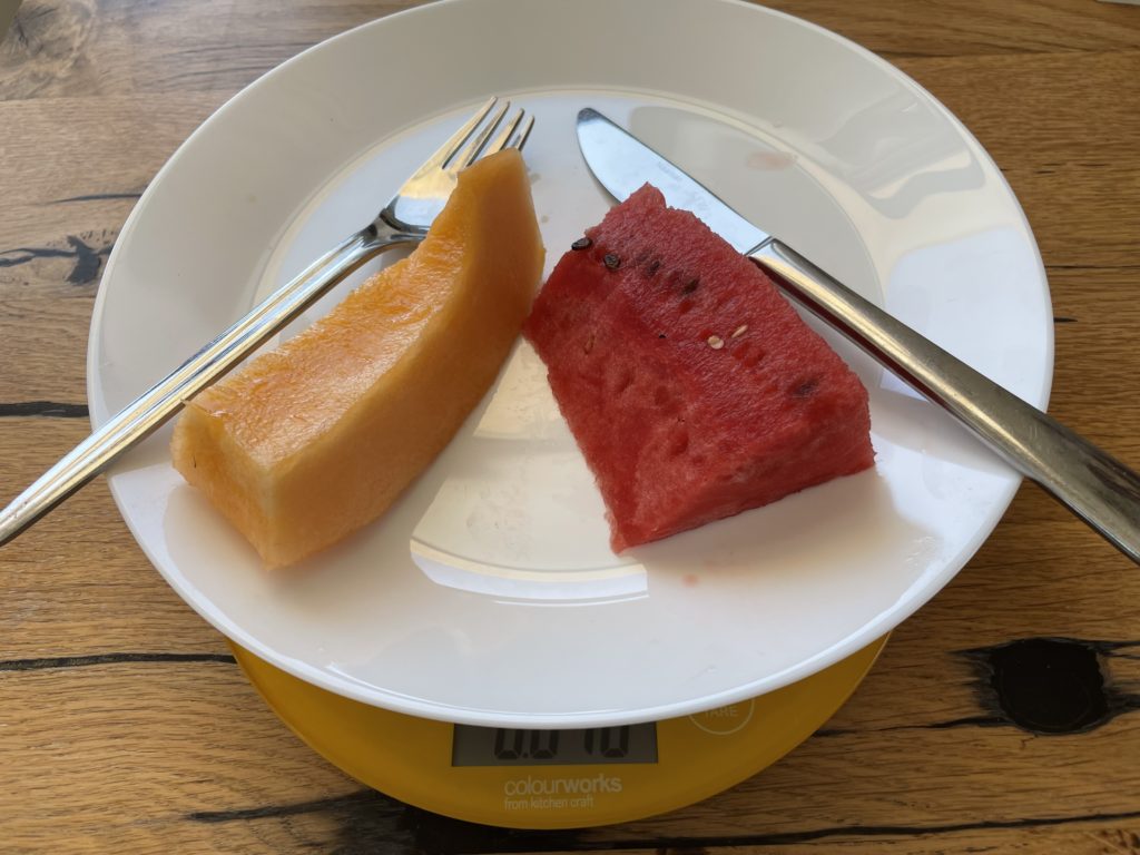 אבטיח לעמות מלון משקל