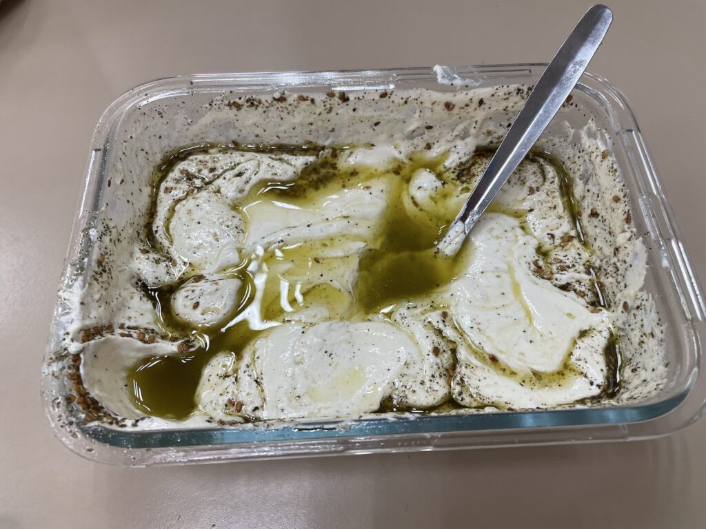 לבנה קשיו מוכנה לאכילה