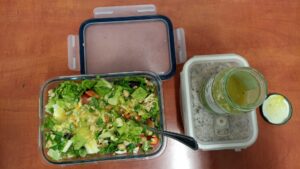 סלט ירקות וכוסמין