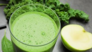 שייק ירוק עם קמבוצ׳ה