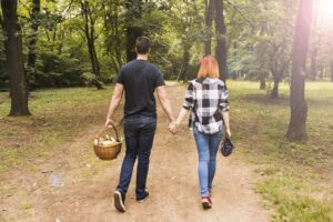 הליכה אחרי האוכל מסייעת באיזון סוכר